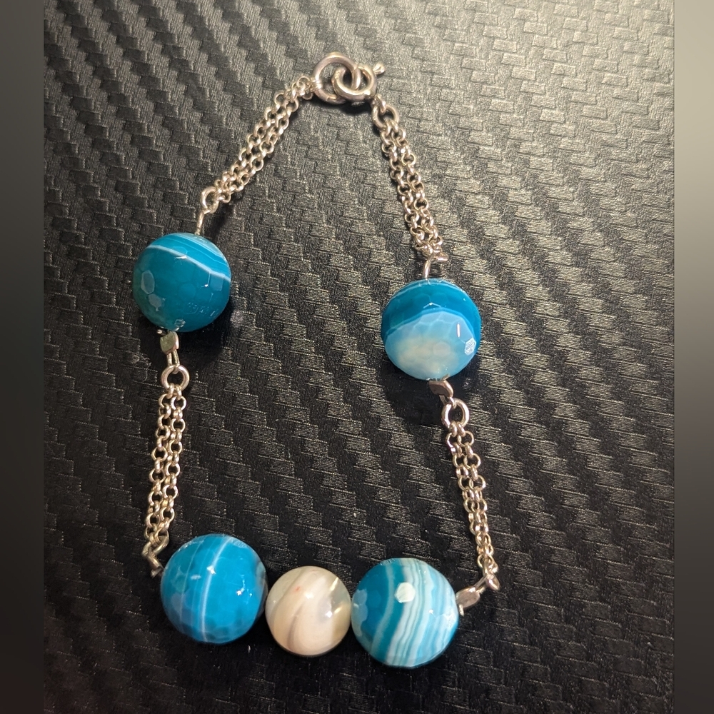 Elegant Turquoise and Pearl Bracelet with silver Chain